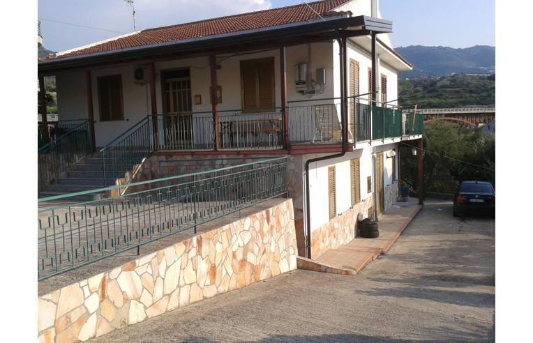 casa indipendente in vendita a Sant'Agata di Militello