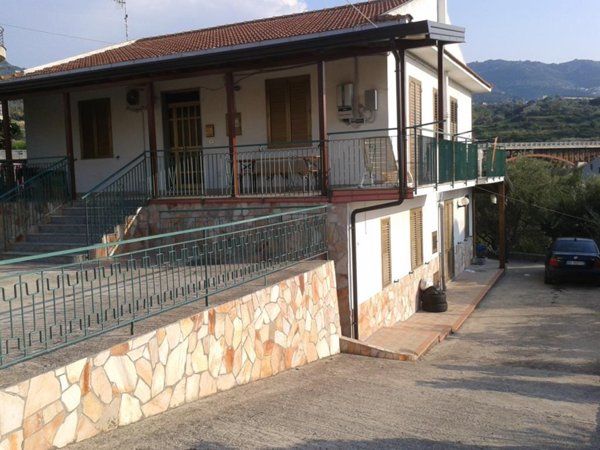 casa indipendente in vendita a Sant'Agata di Militello