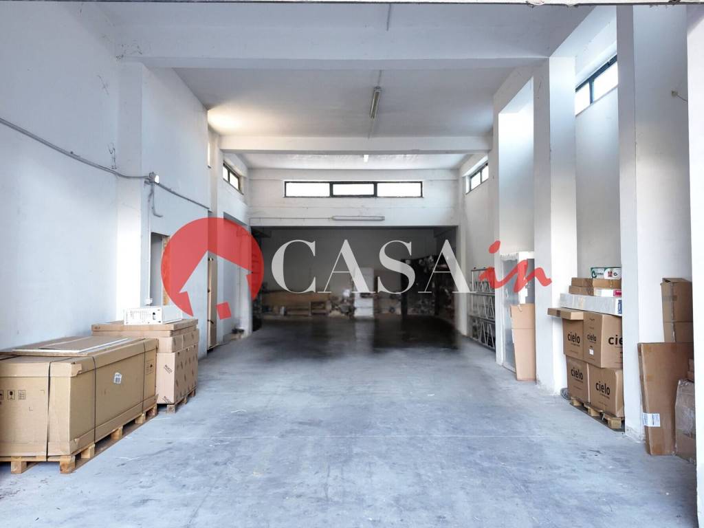 locale di sgombero in vendita a Sant'Agata di Militello