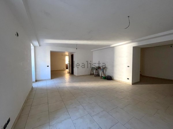 locale commerciale in vendita a Sant'Agata di Militello