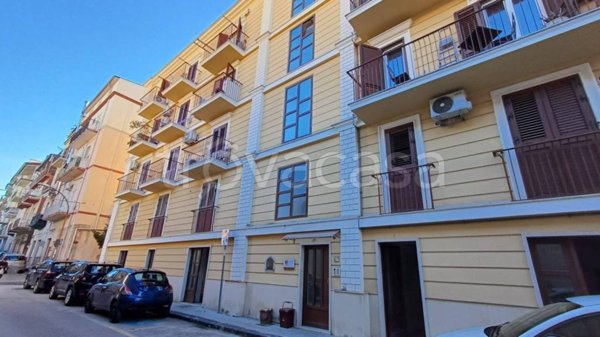 negozio in vendita a Sant'Agata di Militello