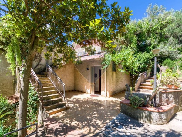 casa indipendente in vendita a Sant'Agata di Militello