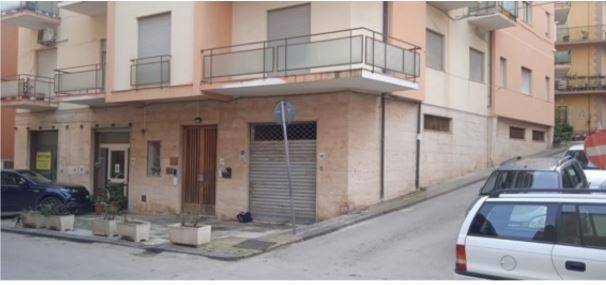 locale commerciale in vendita a Sant'Agata di Militello