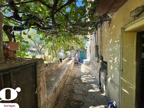 casa indipendente in vendita a Sant'Agata di Militello