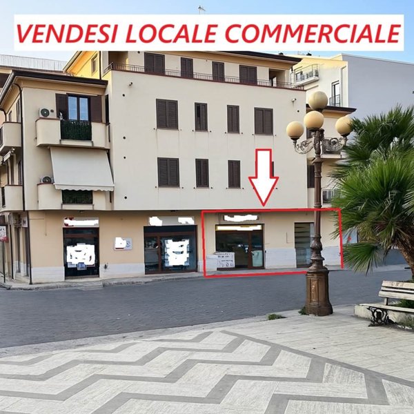locale commerciale in vendita a Sant'Agata di Militello