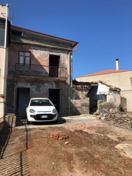 casa indipendente in vendita a Sant'Agata di Militello