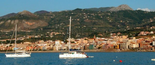 casa indipendente in vendita a Sant'Agata di Militello