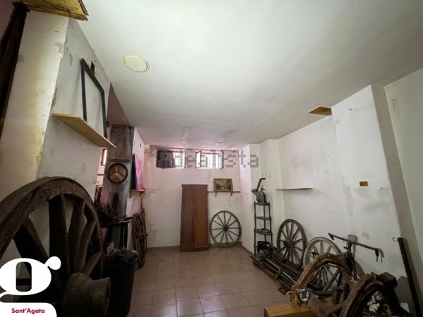 locale commerciale in vendita a Sant'Agata di Militello