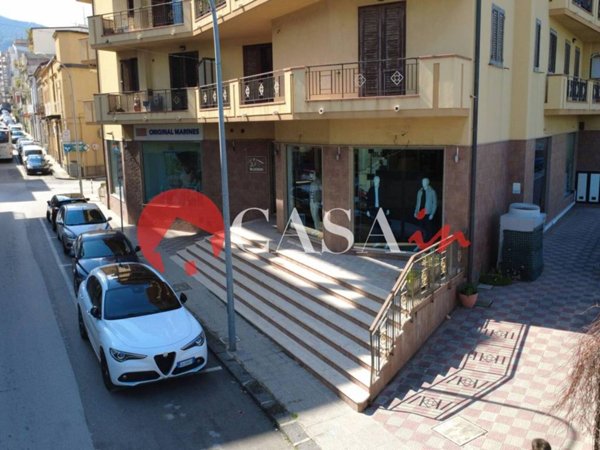 negozio in vendita a Sant'Agata di Militello