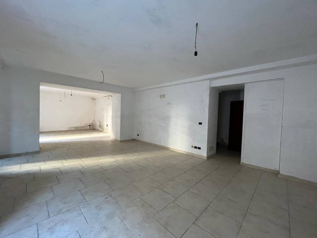 negozio in vendita a Sant'Agata di Militello