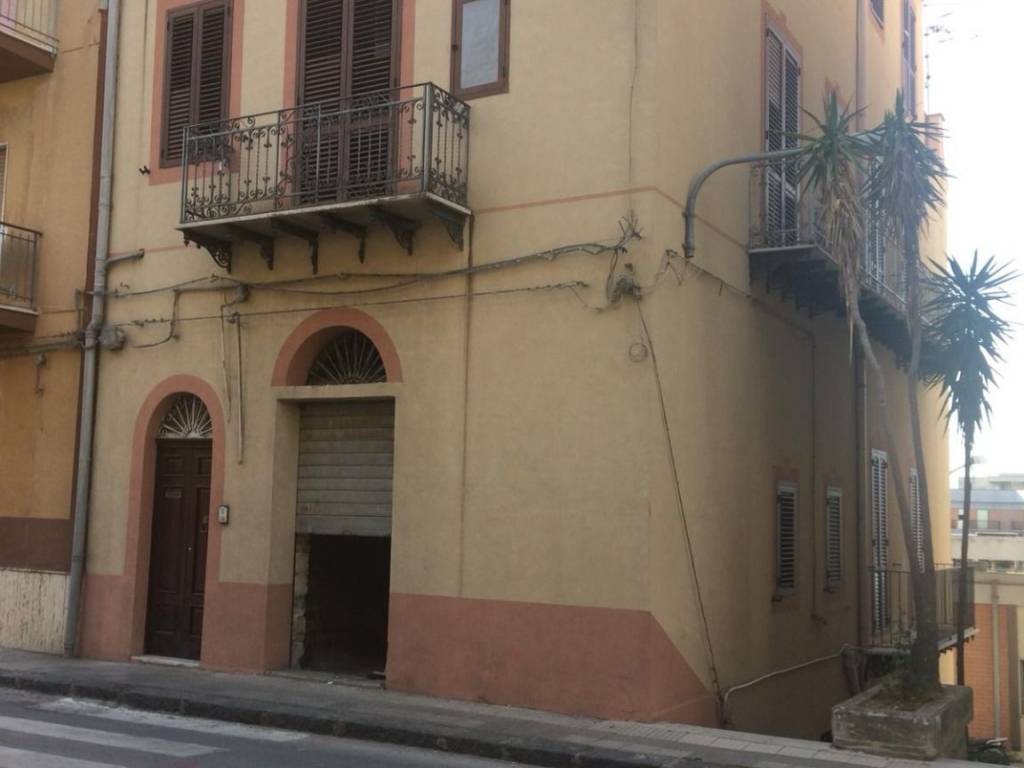 negozio in vendita a Sant'Agata di Militello