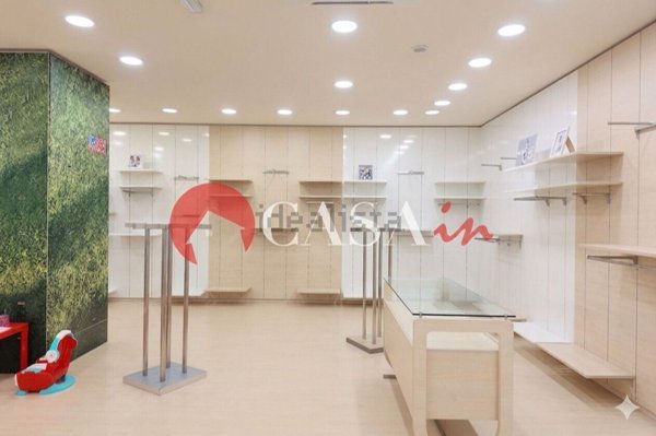 locale commerciale in vendita a Sant'Agata di Militello