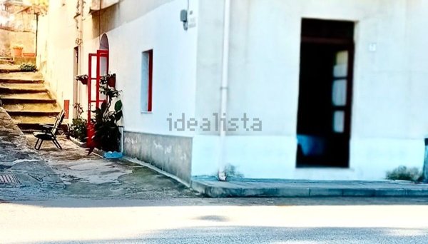 casa indipendente in vendita a Sant'Agata di Militello