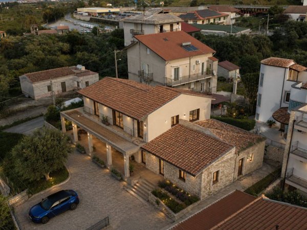 casa indipendente in vendita a Sant'Agata di Militello