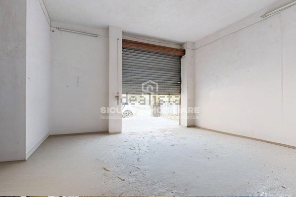 locale di sgombero in vendita a Sant'Agata di Militello