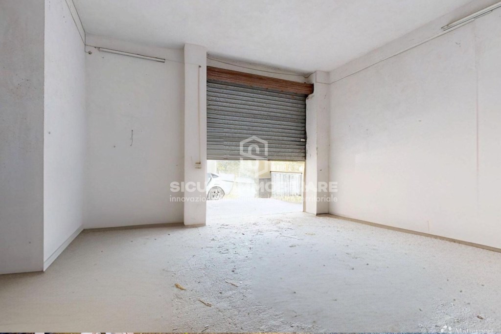 locale di sgombero in vendita a Sant'Agata di Militello