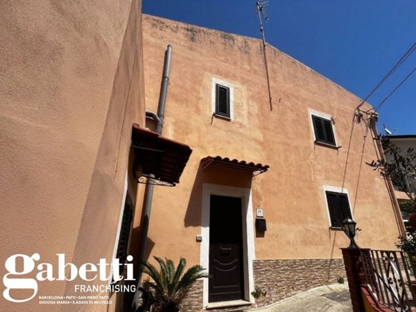 casa indipendente in vendita a Sant'Agata di Militello