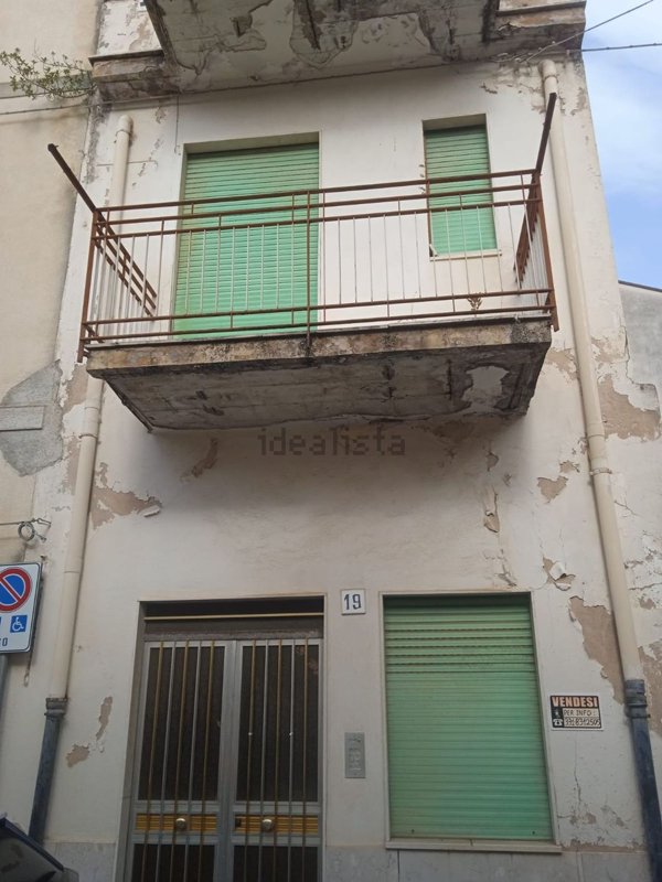 esavano in vendita a Sant'Agata di Militello