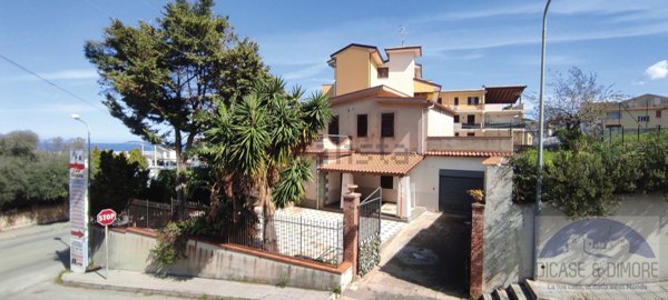 casa indipendente in vendita a Sant'Agata di Militello