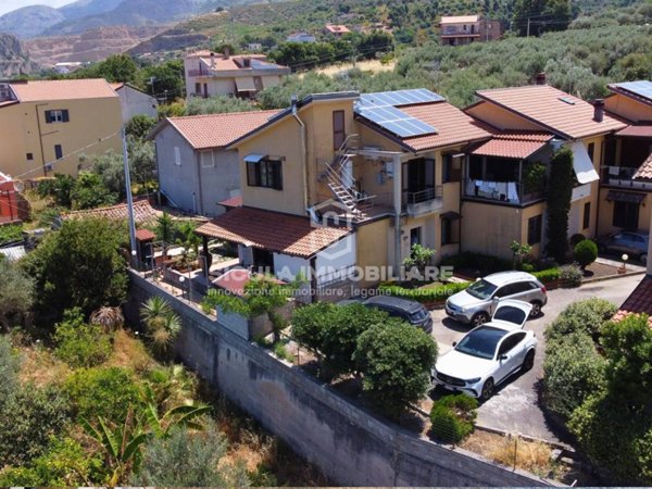 casa indipendente in vendita a Sant'Agata di Militello