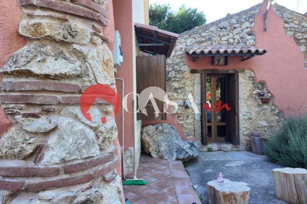 casa indipendente in vendita a Sant'Agata di Militello
