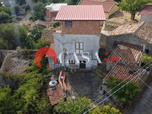 intera palazzina in vendita a Sant'Agata di Militello