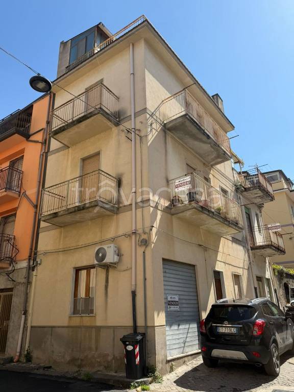 casa indipendente in vendita a Sant'Agata di Militello
