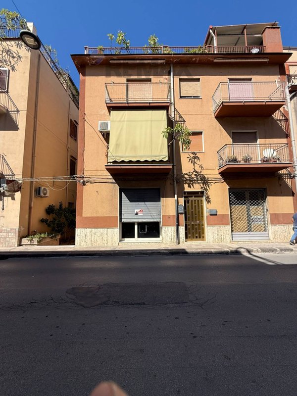 locale commerciale in vendita a Sant'Agata di Militello