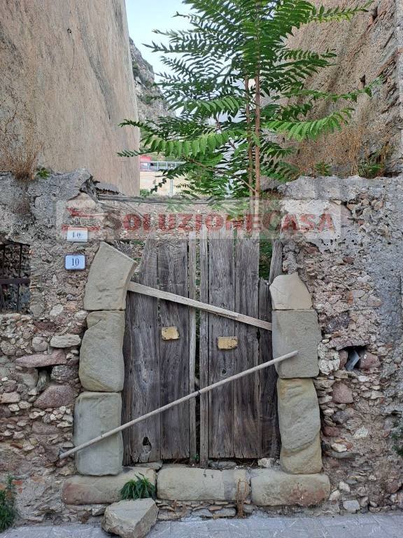 casa indipendente in vendita a Sant'Alessio Siculo