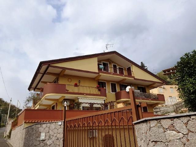 appartamento in vendita a Sant'Alessio Siculo