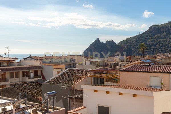 appartamento in vendita a Sant'Alessio Siculo