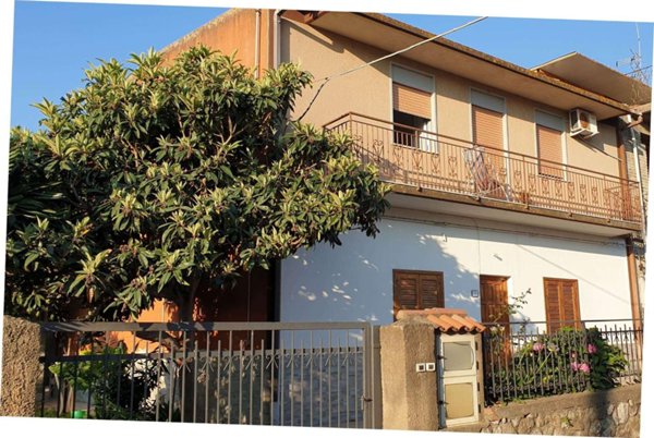 appartamento in vendita a Sant'Alessio Siculo in zona Lacco