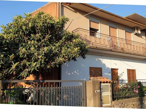 appartamento in vendita a Sant'Alessio Siculo in zona Lacco