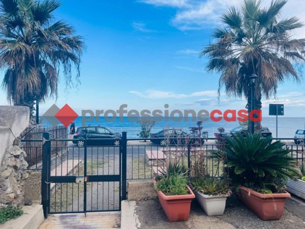 appartamento in vendita a Sant'Alessio Siculo