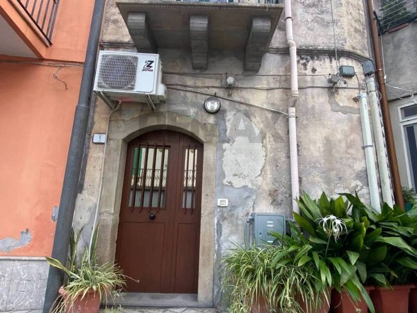 casa indipendente in vendita a Sant'Alessio Siculo