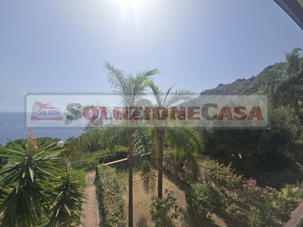 casa indipendente in vendita a Sant'Alessio Siculo