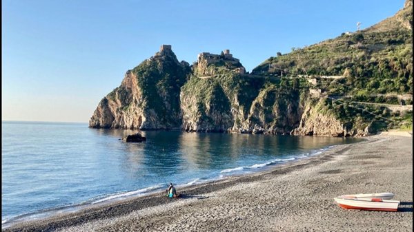 appartamento in vendita a Sant'Alessio Siculo