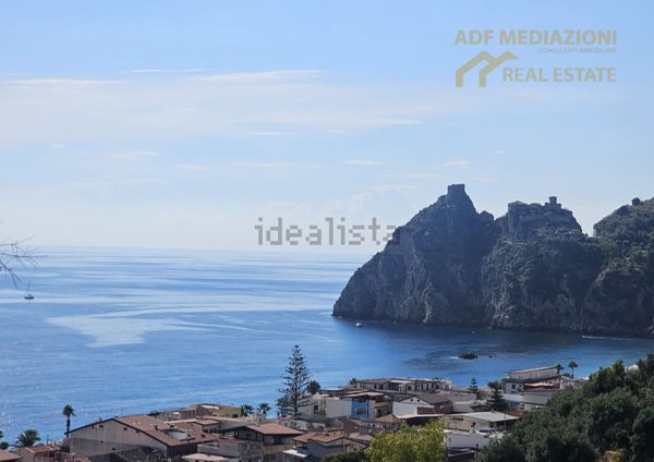 casa indipendente in vendita a Sant'Alessio Siculo