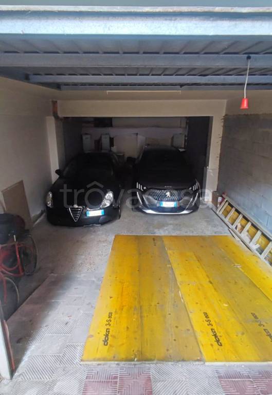 negozio in vendita a Sant'Alessio Siculo