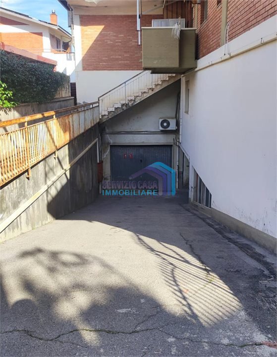 negozio in vendita a Sant'Alessio Siculo