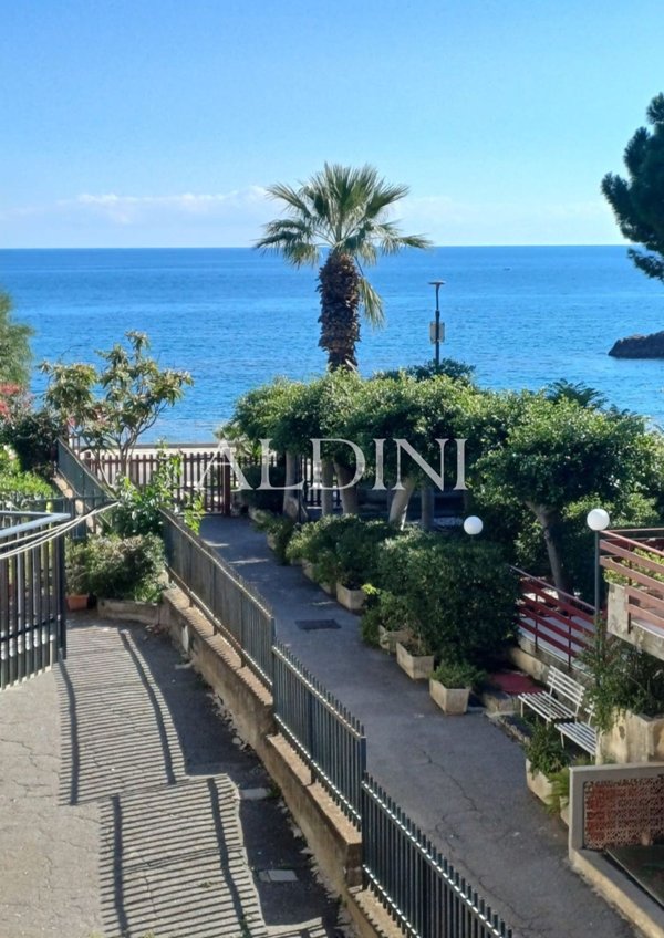 appartamento in vendita a Sant'Alessio Siculo