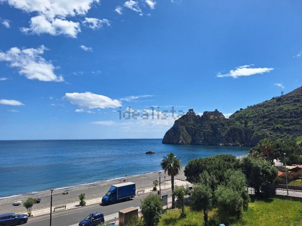 appartamento in vendita a Sant'Alessio Siculo