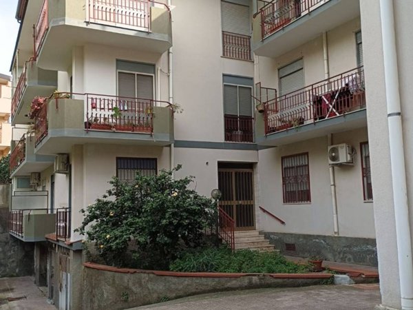appartamento in vendita a Sant'Alessio Siculo