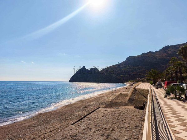 appartamento in vendita a Sant'Alessio Siculo