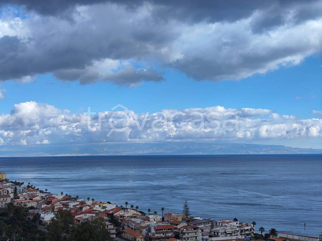 appartamento in vendita a Sant'Alessio Siculo