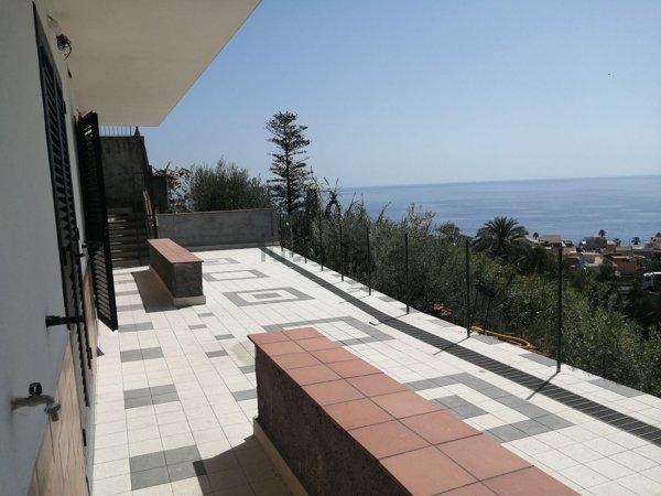 appartamento in vendita a Sant'Alessio Siculo