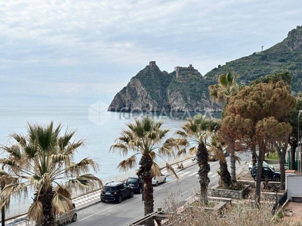 appartamento in vendita a Sant'Alessio Siculo