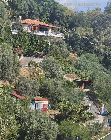 casa indipendente in vendita a Sant'Alessio Siculo