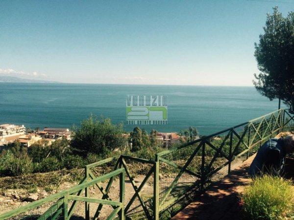 casa indipendente in vendita a Sant'Alessio Siculo in zona Lacco