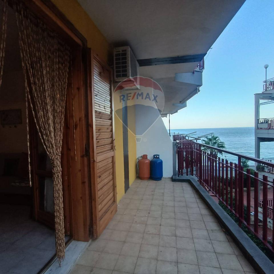 appartamento in vendita a Sant'Alessio Siculo in zona Lacco